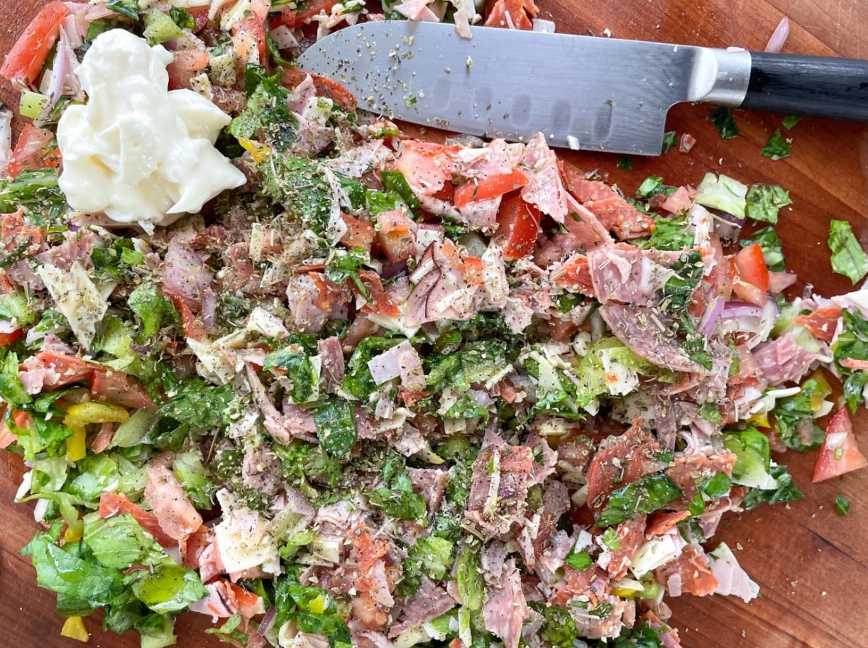 See TikToki hitisai levis nagu tulekahju: Chopped Italian sandwich on uus hitt