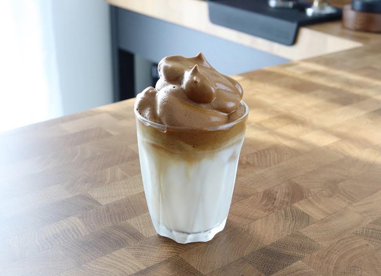 Dalgona coffee - miks see pilvepehme kohv on aastakümneid populaarne ja nüüd Instagramis taas hullust tekitab
