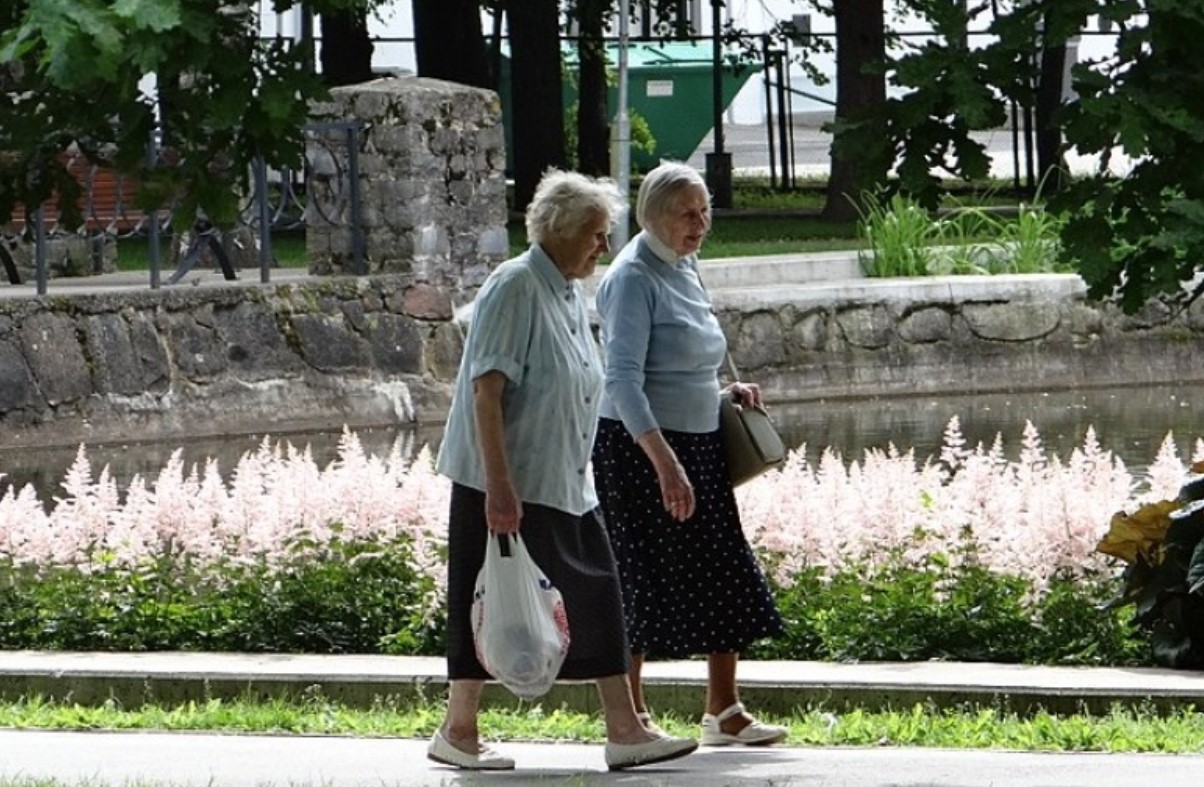 Kas peaaegu 7000 € kuus spetsiaalsed pensionid süüakse lihtsalt riigikassast ära ja jätavad tavalised inimesed alles kõrvale?