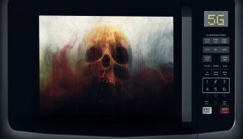 Kas tee soojendamine mikrolaineahjus on tõesti halb mõte? Teadlased üllatasid vastusega