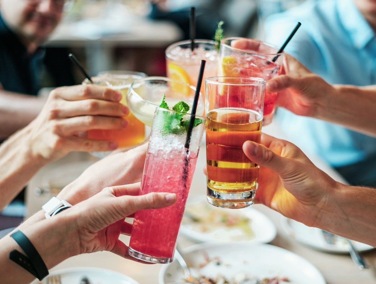 Need joogid vallutavad poeriiulid ja klaasid