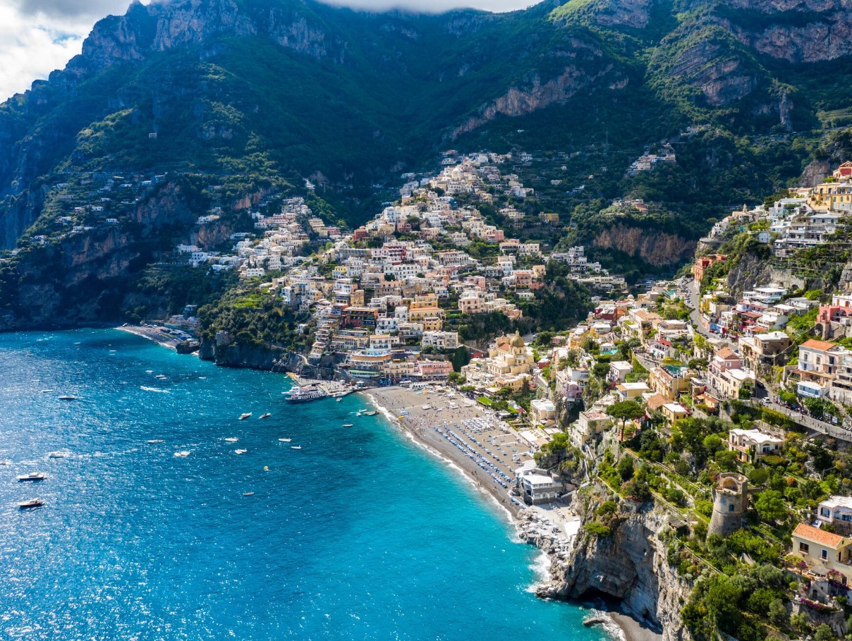 Amalfi rannikko Itaalias: postkaardi‑ilus meri, romantika ja ajalugu, mida iga rändur peab nägema