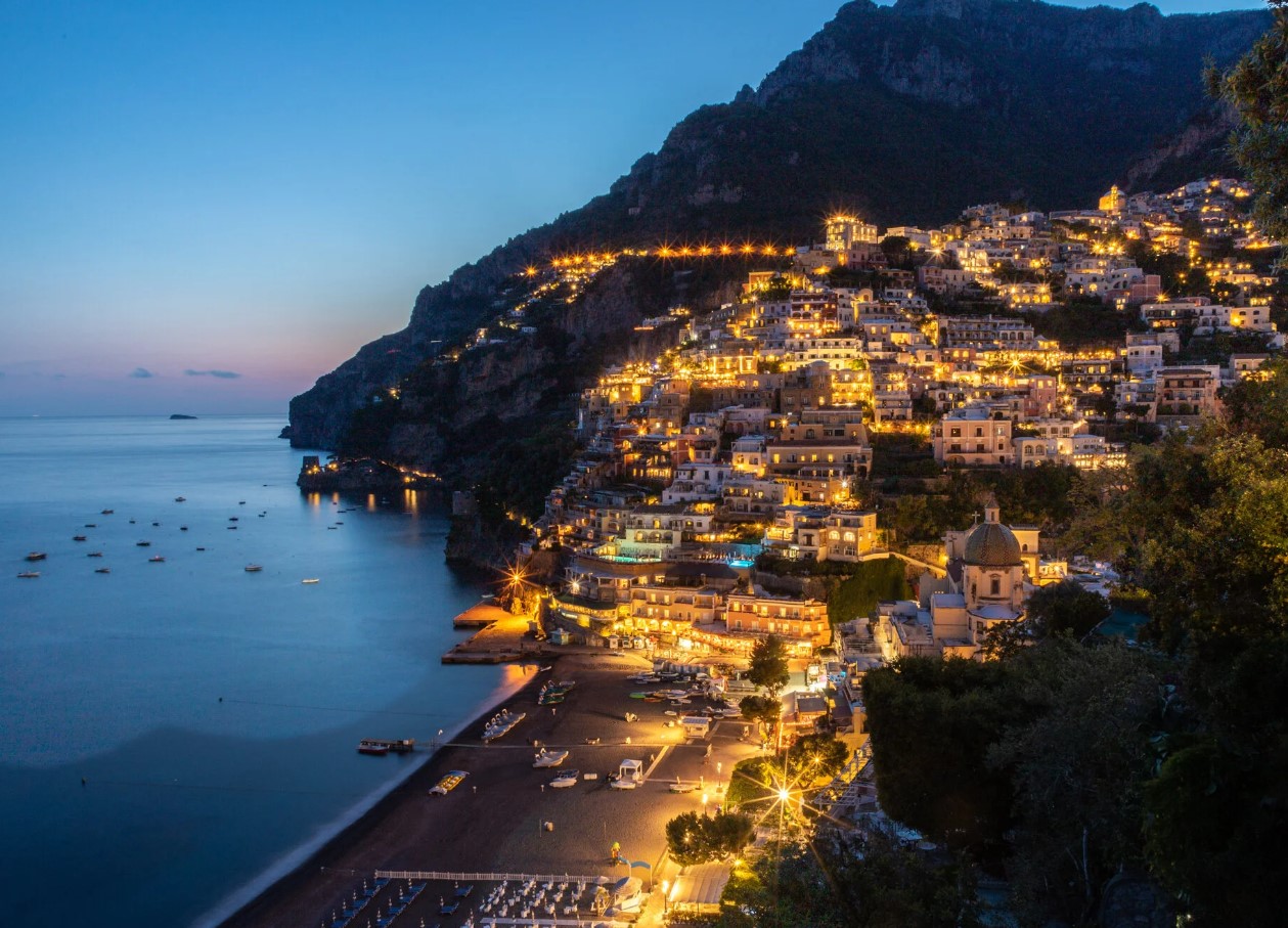 Amalfi rannikko Itaalias: postkaardi‑ilus meri, romantika ja ajalugu, mida iga rändur peab nägema