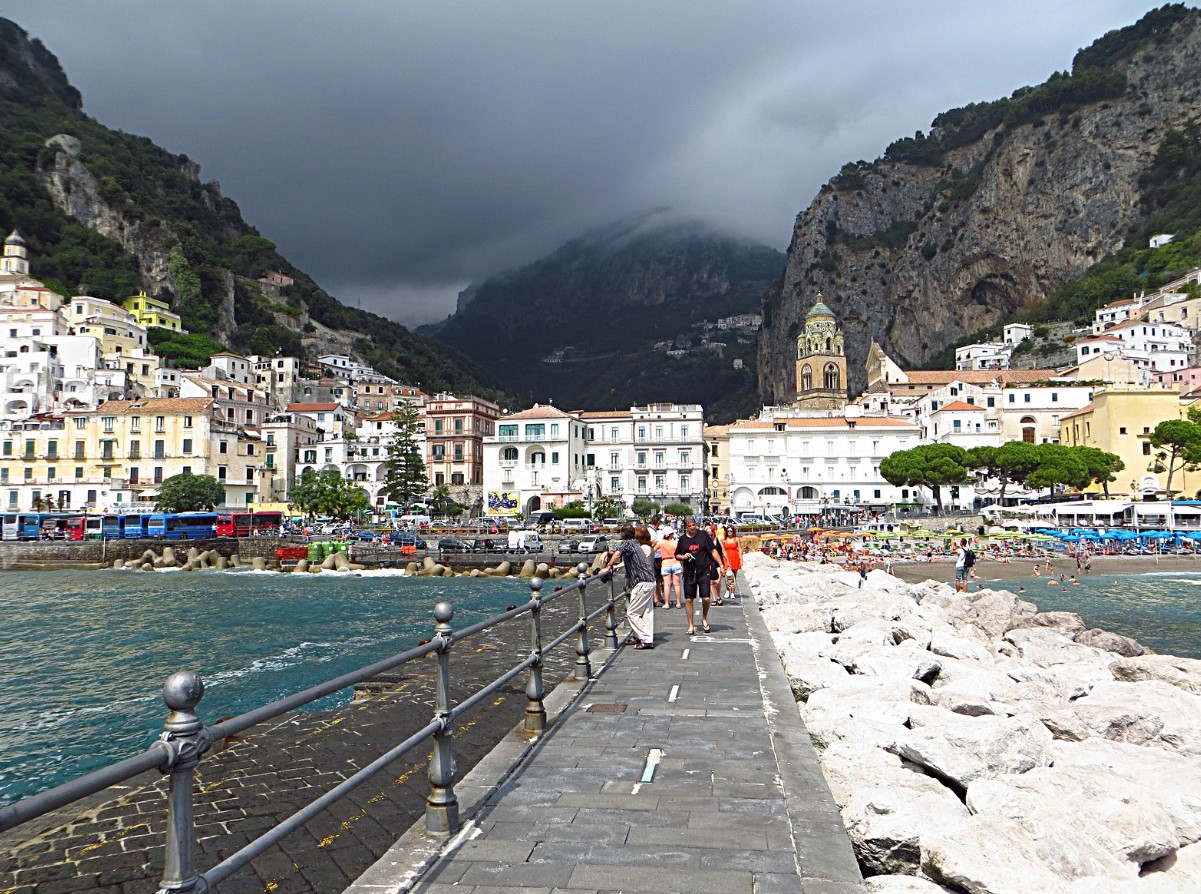 Amalfi rannikko Itaalias: postkaardi‑ilus meri, romantika ja ajalugu, mida iga rändur peab nägema