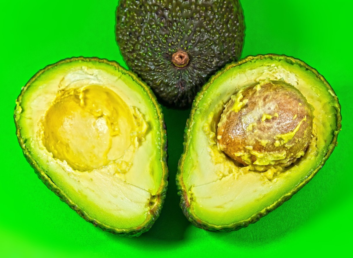Avokaado kivi tuleb välja sekunditega: TikToker näitab geniaalset trikki