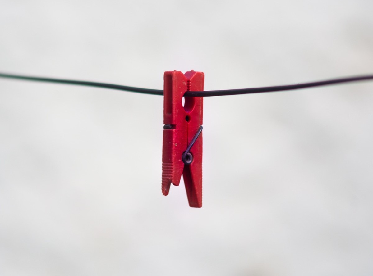 See üks tavaline riideklamber võib muuta su kodu lõhna paremaks kui kallid värskendajad - lihtne nipp, mille igaüks võib proovida