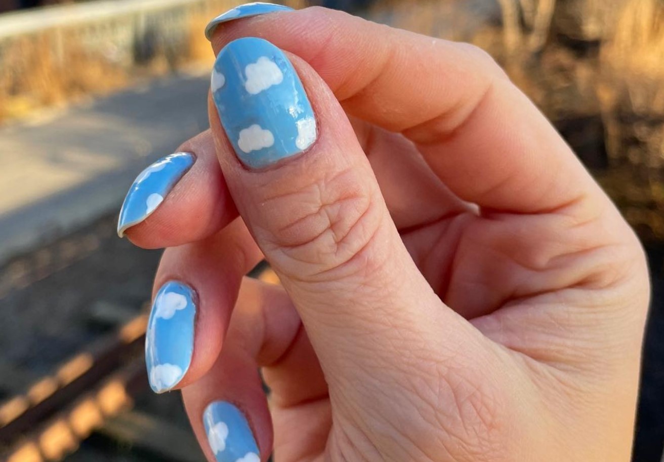 Pilvenooled sinu küüntel - miks see trend teeb nüüd iga iluarmastaja pead pilvedesse viivaks unistajaks