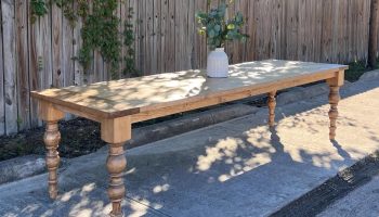 "Hüvasti söögilaud!": uus trend kodudes, kus klassikaline laua taga söömine asendub elava ja mitmekülgse ruumiga