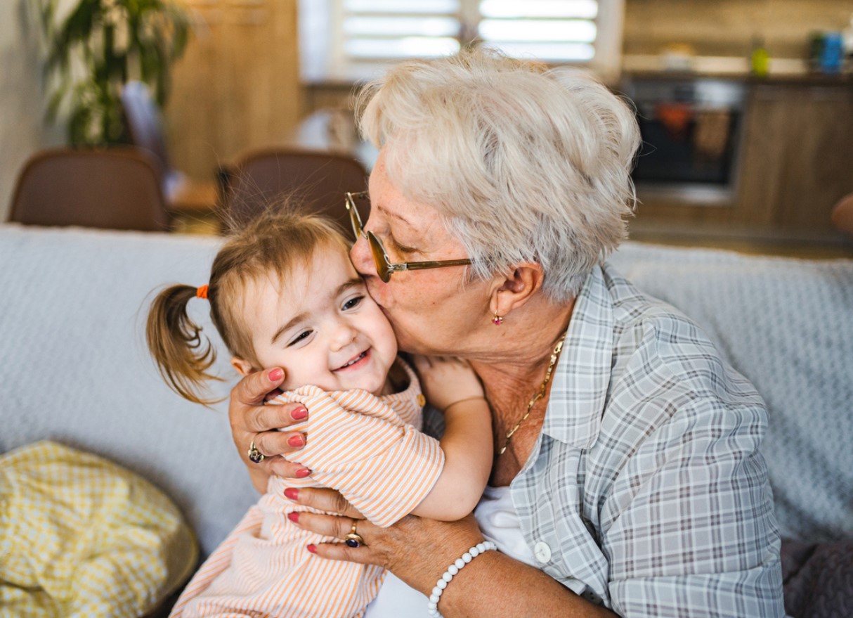 Kas vanaemad ja vanaisad on lapsekasvatuses abiks või takistuseks? See lugu võib su pereelu päriselt muuta
