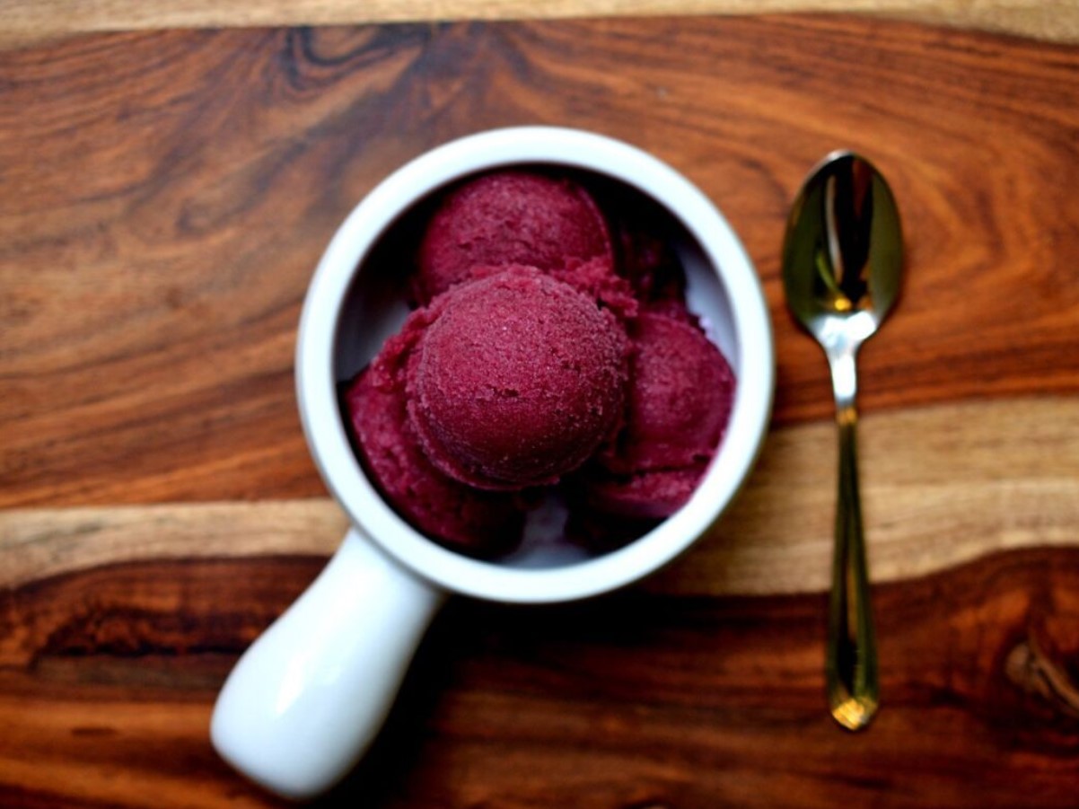 See magustoit on uus talvine trend: jäätis punase veiniga võitis sotsiaalmeedia