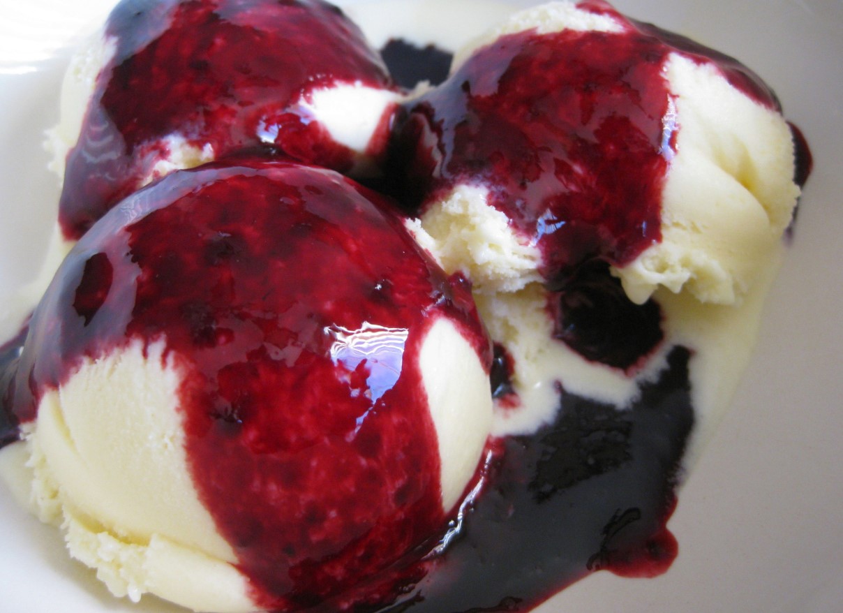 See magustoit on uus talvine trend: jäätis punase veiniga võitis sotsiaalmeedia