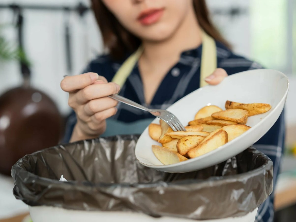 Miks me täiskasvanuna tunneme kohustust alati taldrik tühjaks süüa ja miks see võib meie suhet toiduga rikkuda