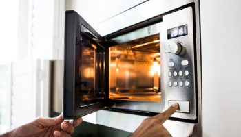 Need toidud on mikrolaineahjus rangelt keelatud - ära tee seda kunagi!