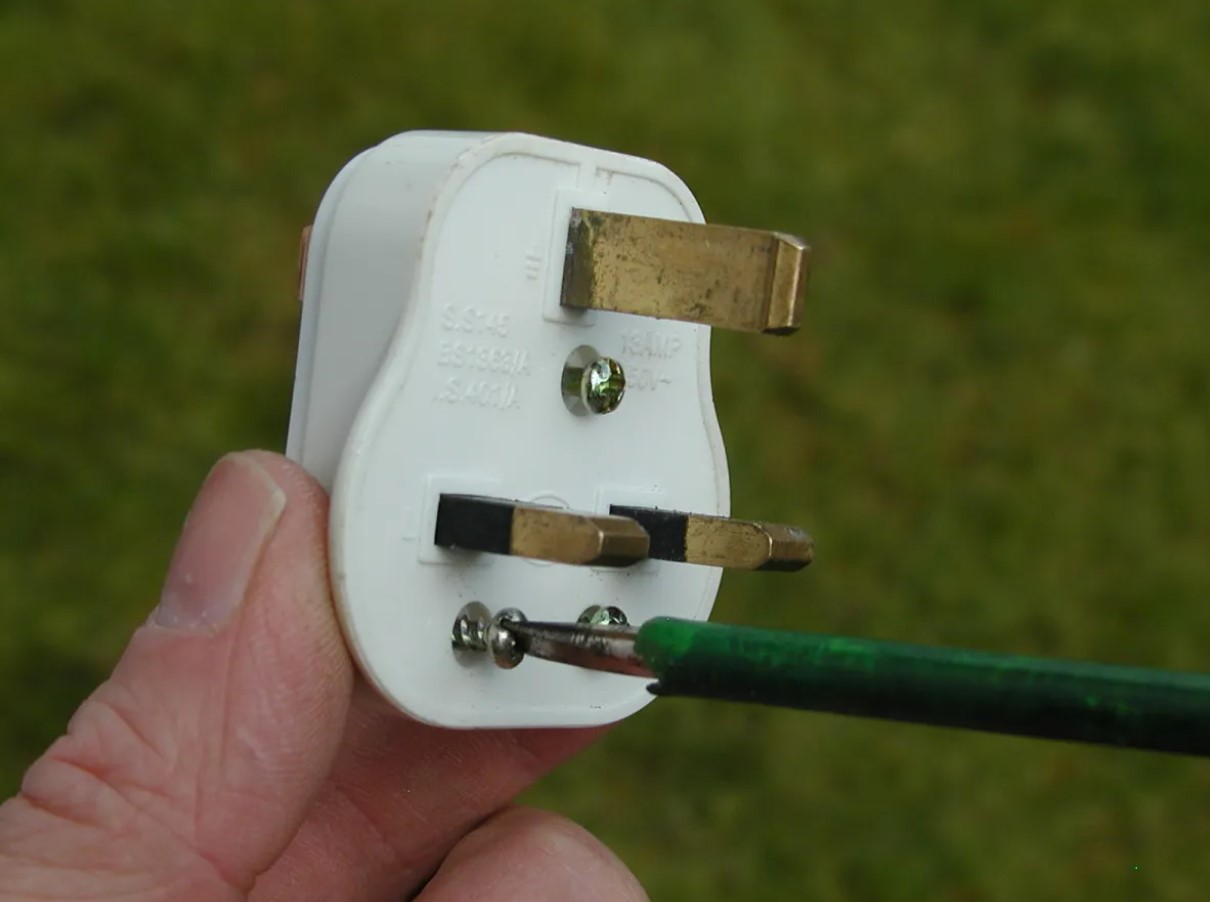 Kas odavad pistikutega nipid saavad elektriarvet vähendada isegi ilma remondita?