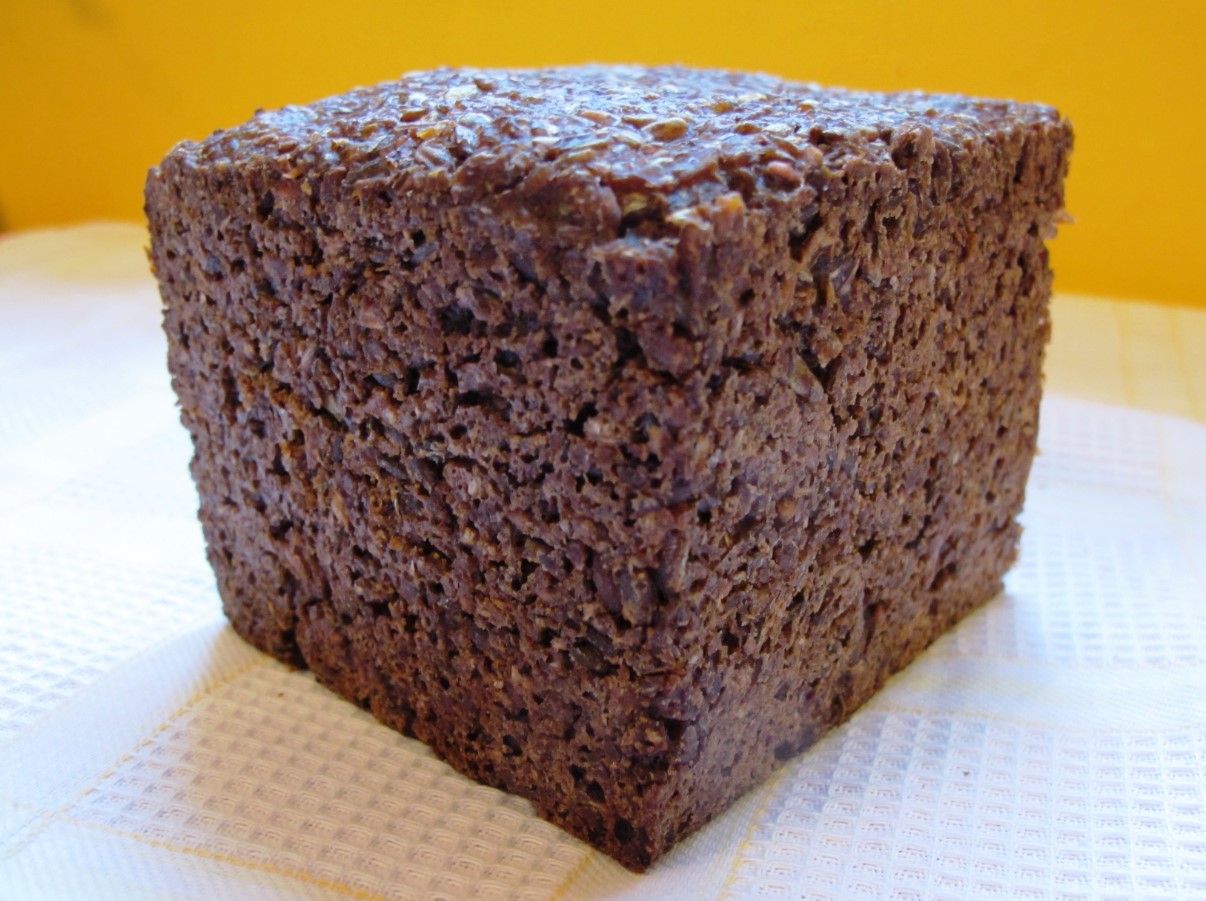 See tume pumpernikli leib võib sinu hommikusöögi muuta tervislikuks ja vastupandamatuks - kuidas seda kodus küpsetada ja miks ta nii eriline on