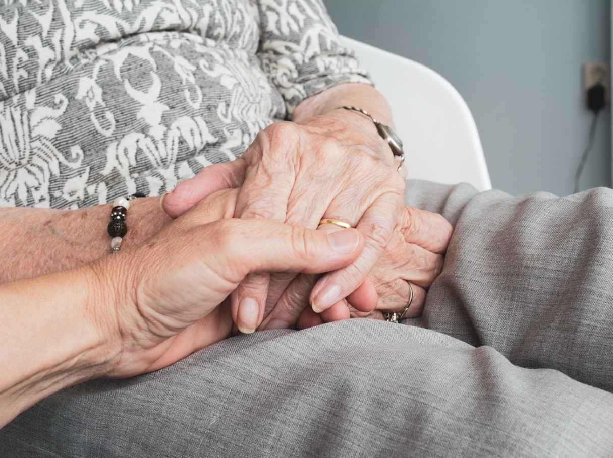 100‑aastase salajane retsept: iga päev lihtsad harjumused, mis hoiavad Sind tervena ja iseseisvana, mitte hooldekodus