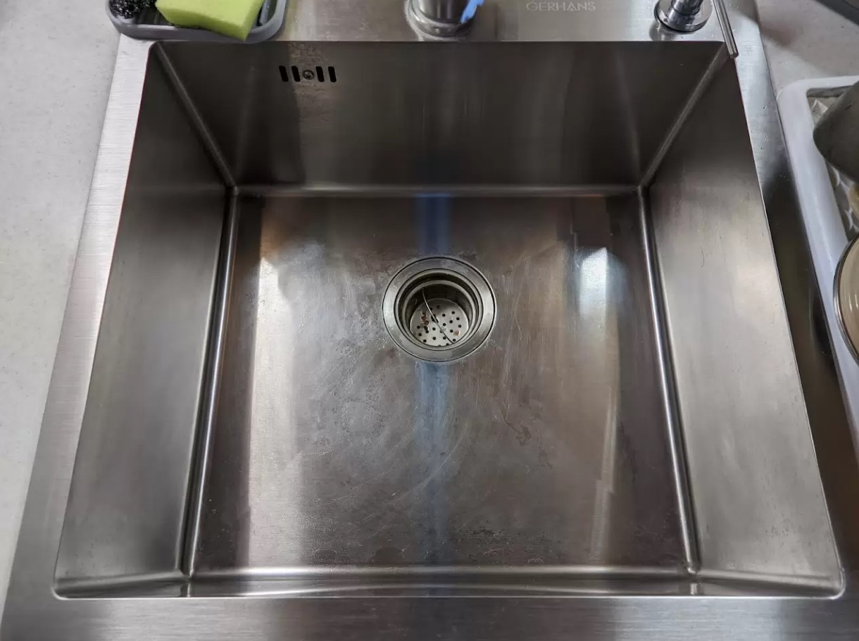 Asi, mis kõik tähele panemata jätavad - kuid tasuta nipi abil näeb kraanikauss jälle uhiuus välja!