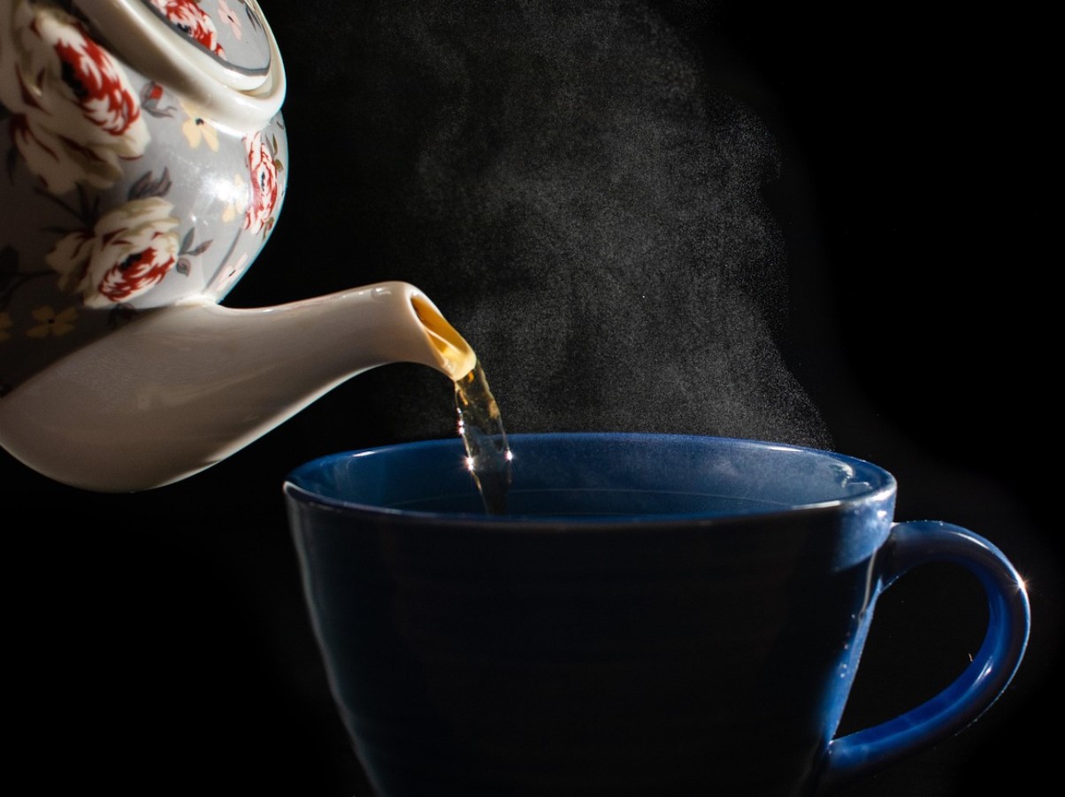 Kas tee soojendamine mikrolaineahjus on tõesti halb mõte? Teadlased üllatasid vastusega