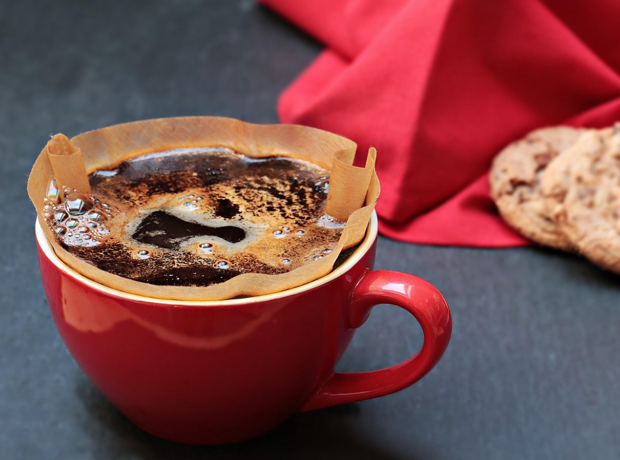 Prantsuse press või tilkkohv: milline on parem hommikune rutiin?